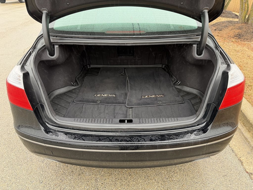 2009 Hyundai Genesis Image 48
