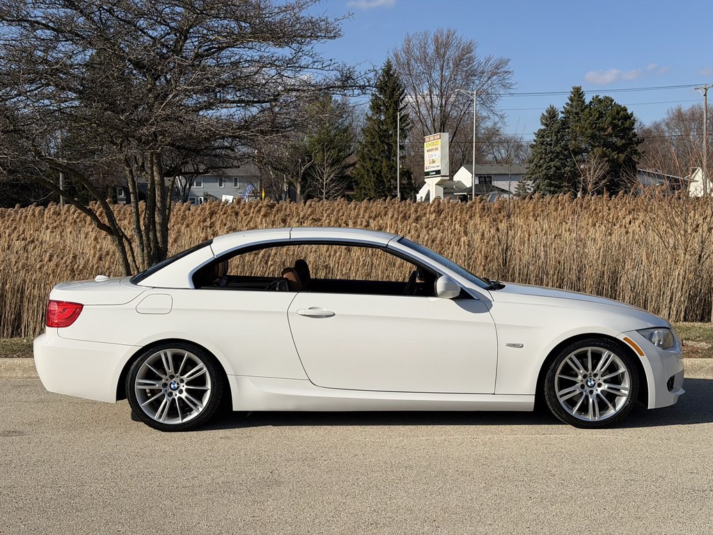 2011 BMW 3 Series Image 5