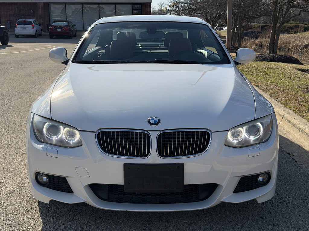 2011 BMW 3 Series Image 7