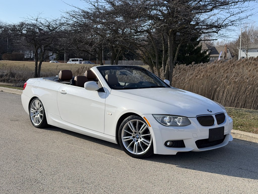 2011 BMW 3 Series Image 9