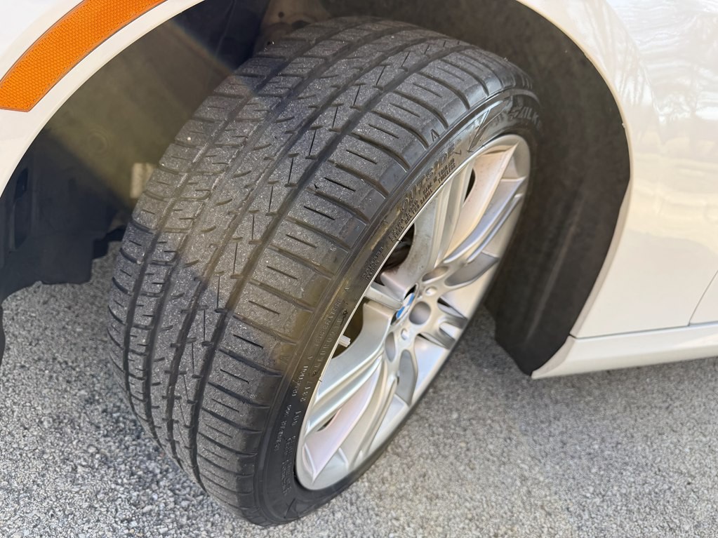 2011 BMW 3 Series Image 15