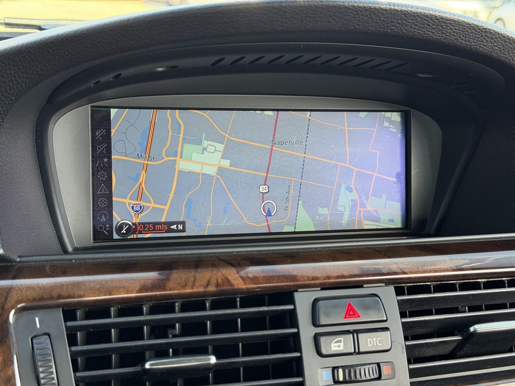 2011 BMW 3 Series Image 30