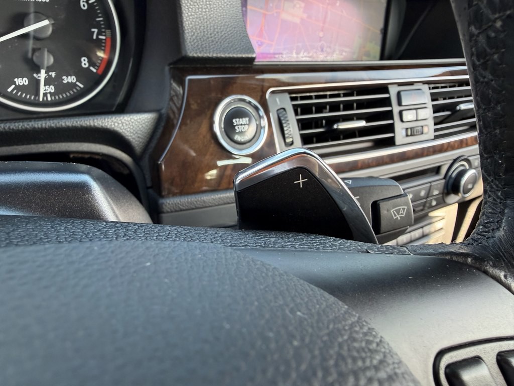 2011 BMW 3 Series Image 38