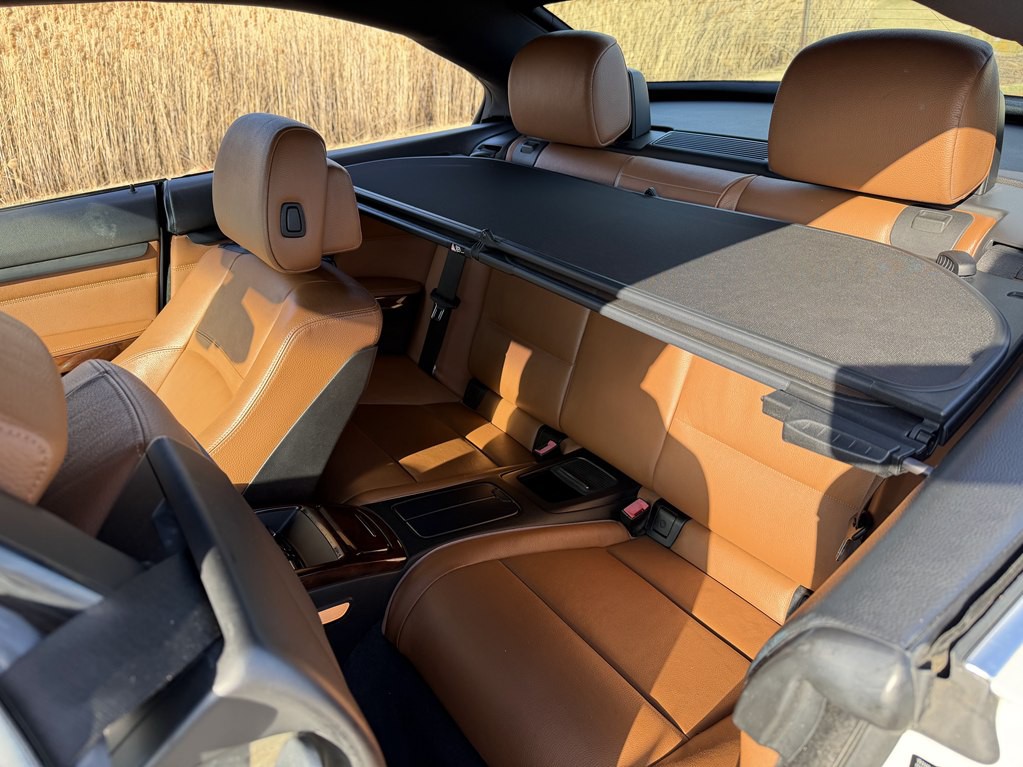 2011 BMW 3 Series Image 45