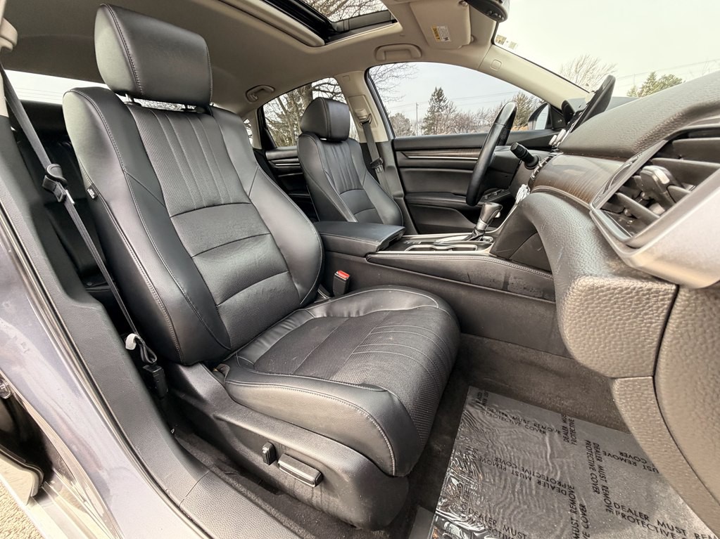 2018 Honda Accord Image 16