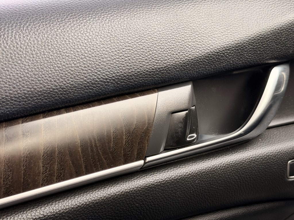 2018 Honda Accord Image 27