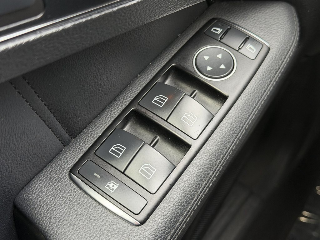 2011 Mercedes-Benz E-Class Image 31