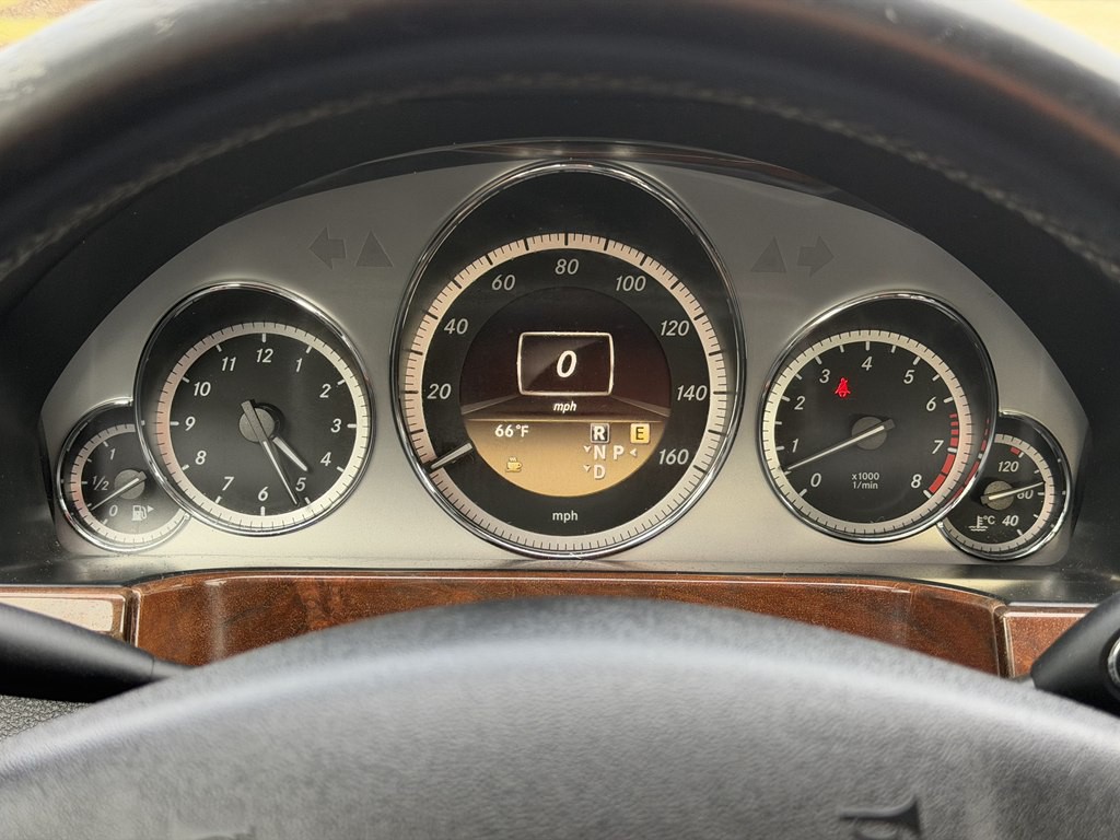 2011 Mercedes-Benz E-Class Image 33