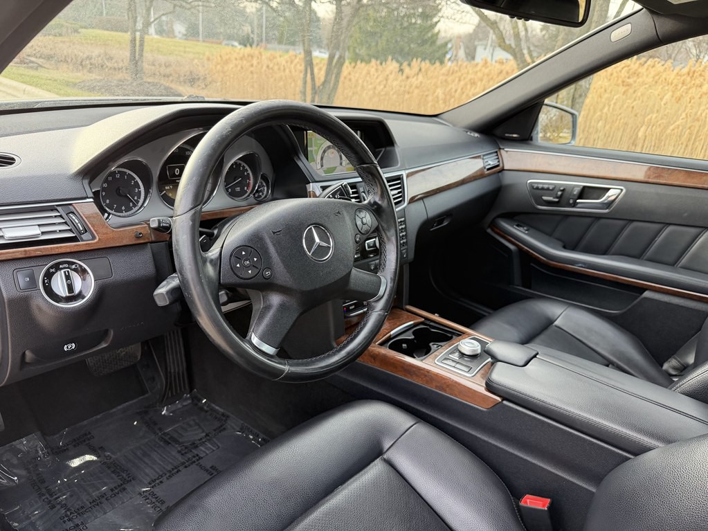 2011 Mercedes-Benz E-Class Image 38