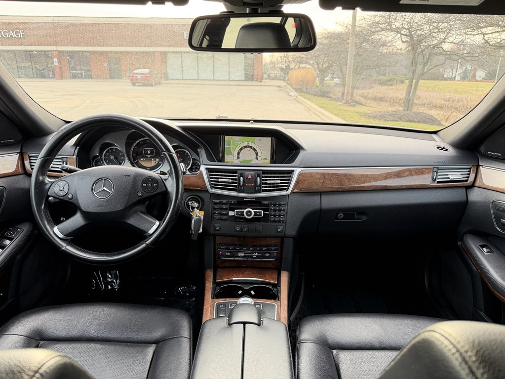 2011 Mercedes-Benz E-Class Image 39