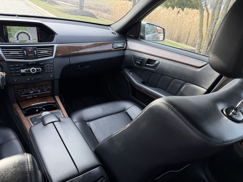 2011 Mercedes-Benz E-Class Image 41