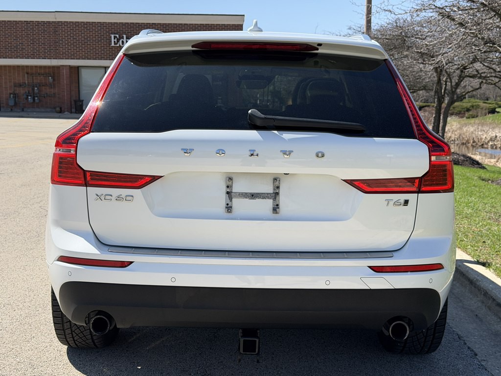 2018 Volvo XC60 Image 8