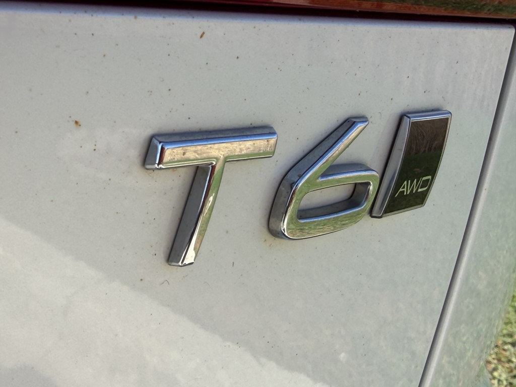 2018 Volvo XC60 Image 10