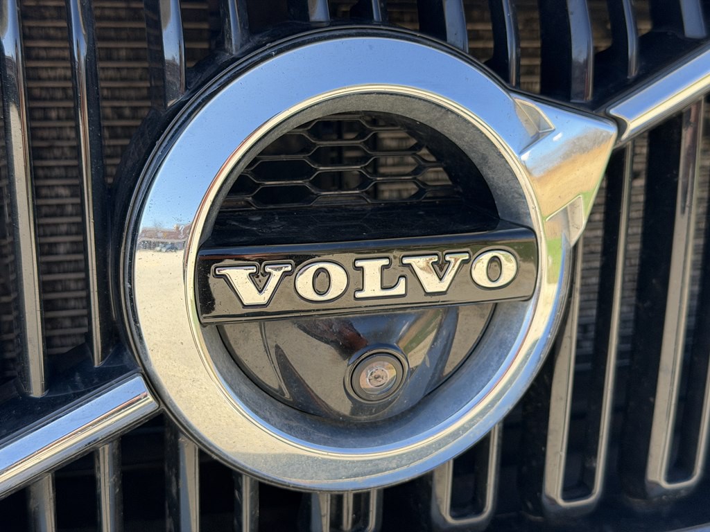 2018 Volvo XC60 Image 12