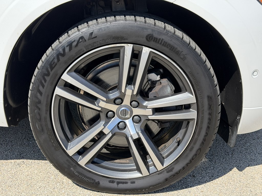 2018 Volvo XC60 Image 17