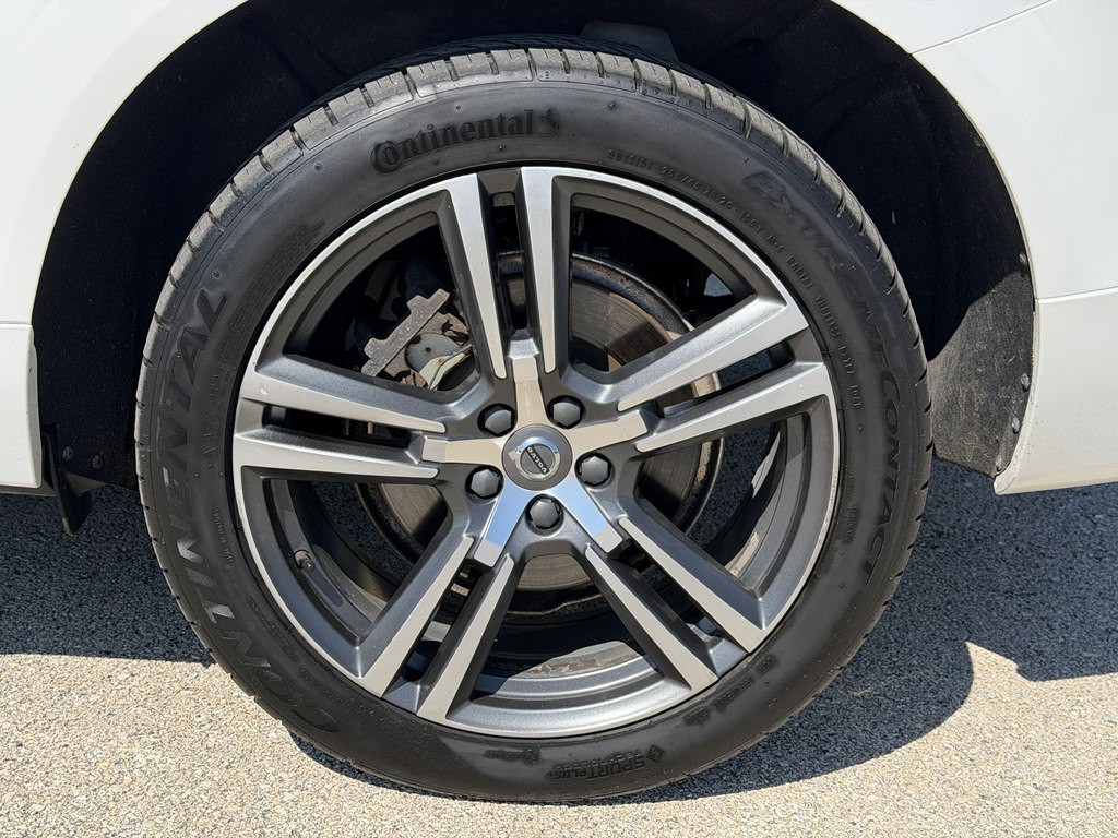 2018 Volvo XC60 Image 18