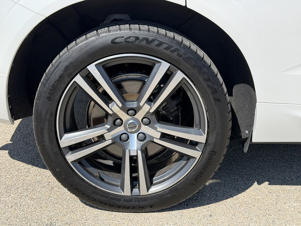 2018 Volvo XC60 Image 19