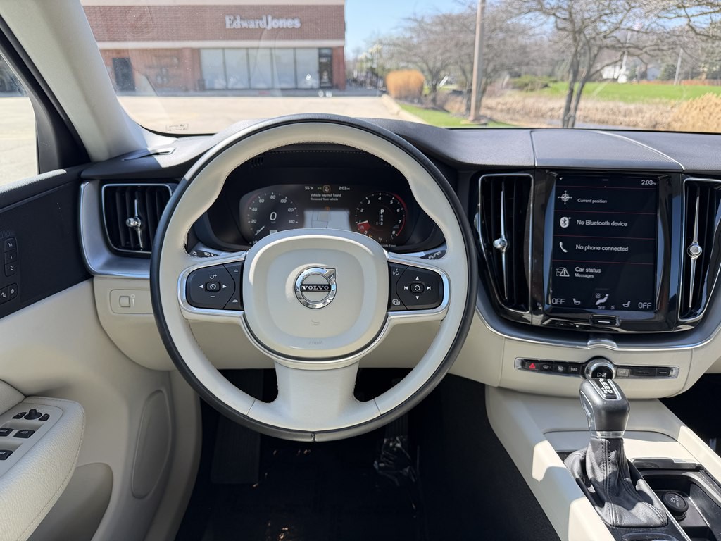 2018 Volvo XC60 Image 27