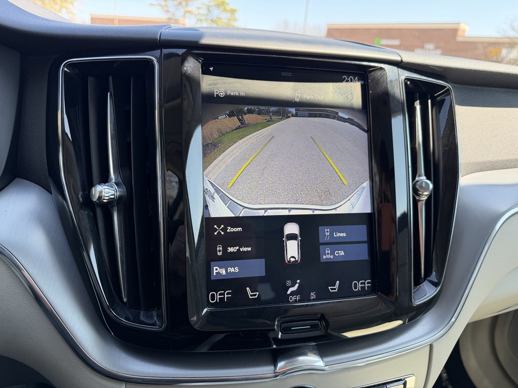 2018 Volvo XC60 Image 30