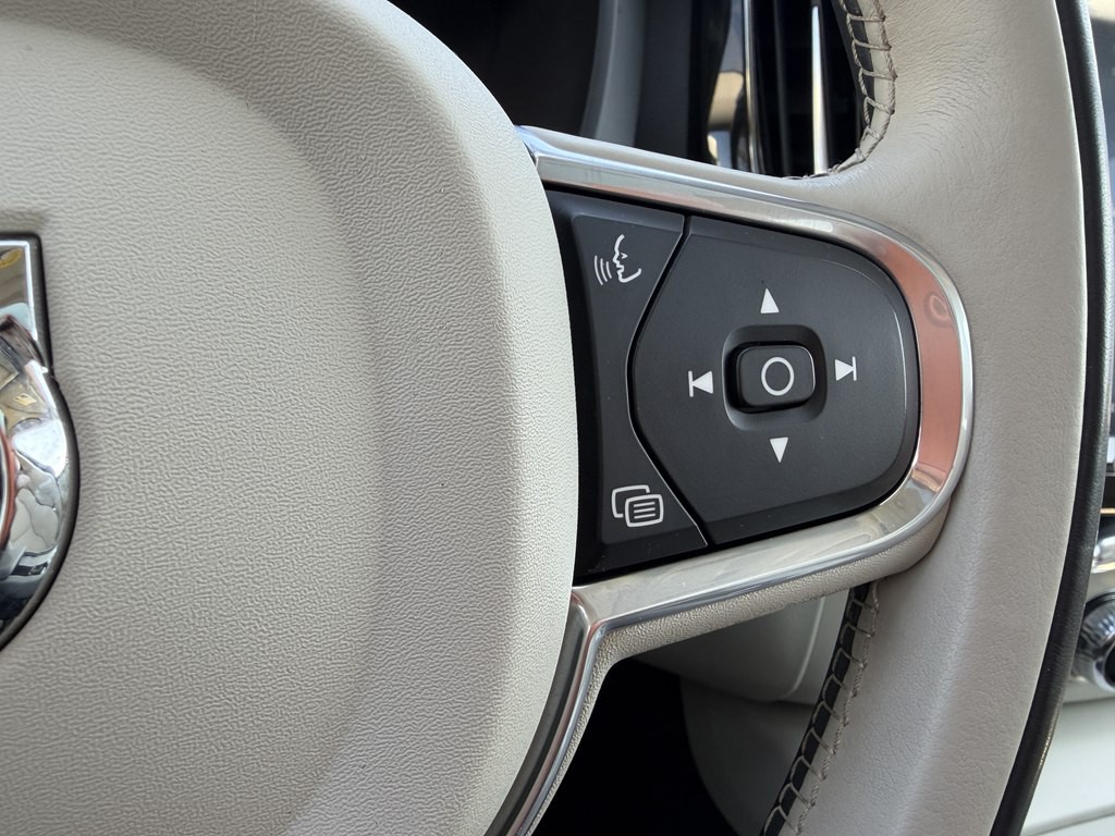 2018 Volvo XC60 Image 31