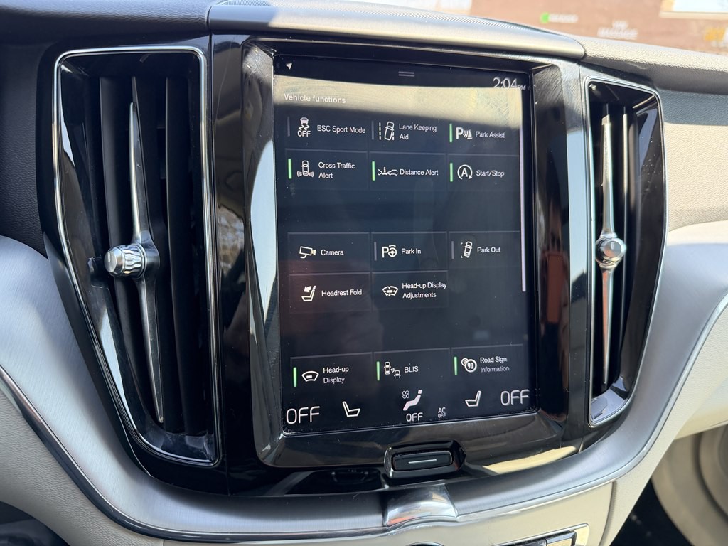 2018 Volvo XC60 Image 36