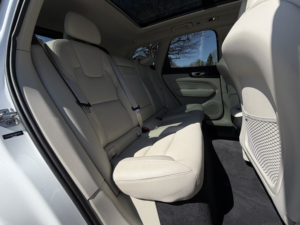 2018 Volvo XC60 Image 39