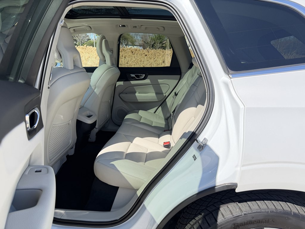 2018 Volvo XC60 Image 45