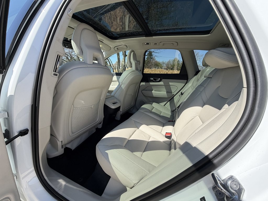 2018 Volvo XC60 Image 46