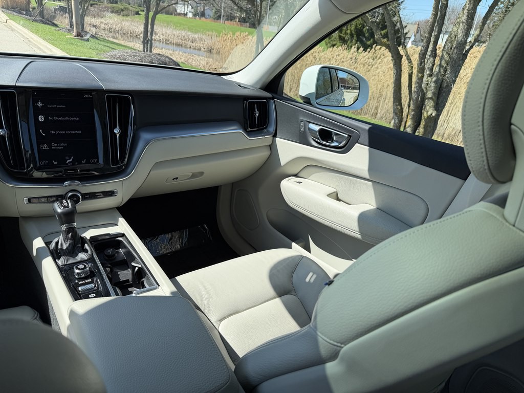 2018 Volvo XC60 Image 47