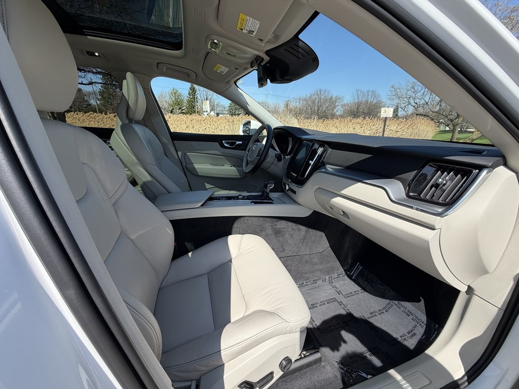 2018 Volvo XC60 Image 56