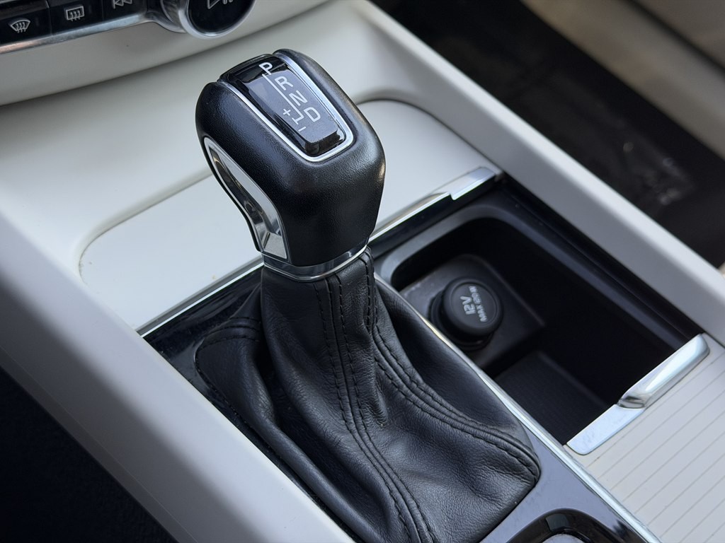 2018 Volvo XC60 Image 60