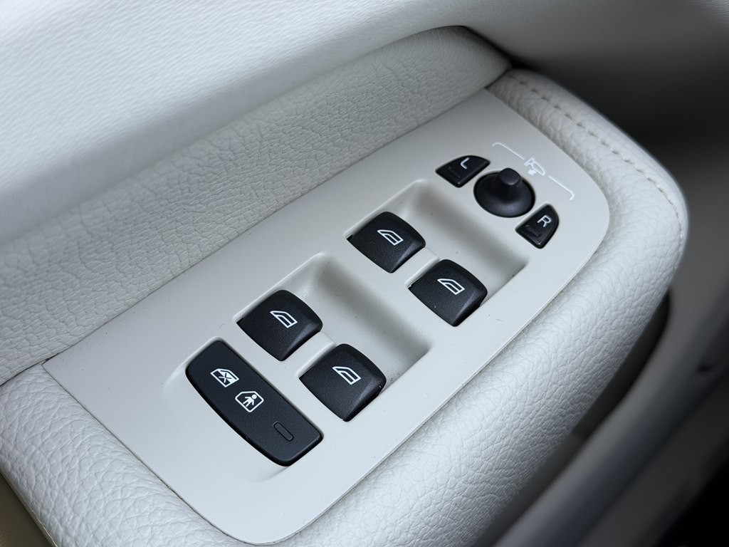 2018 Volvo XC60 Image 61