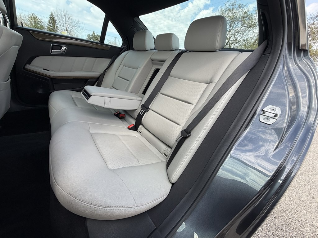 2011 Mercedes-Benz E-Class Image 26