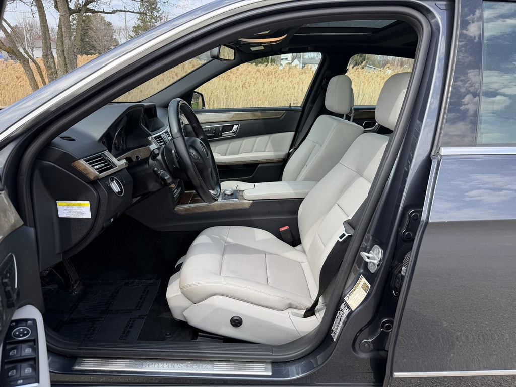 2011 Mercedes-Benz E-Class Image 28