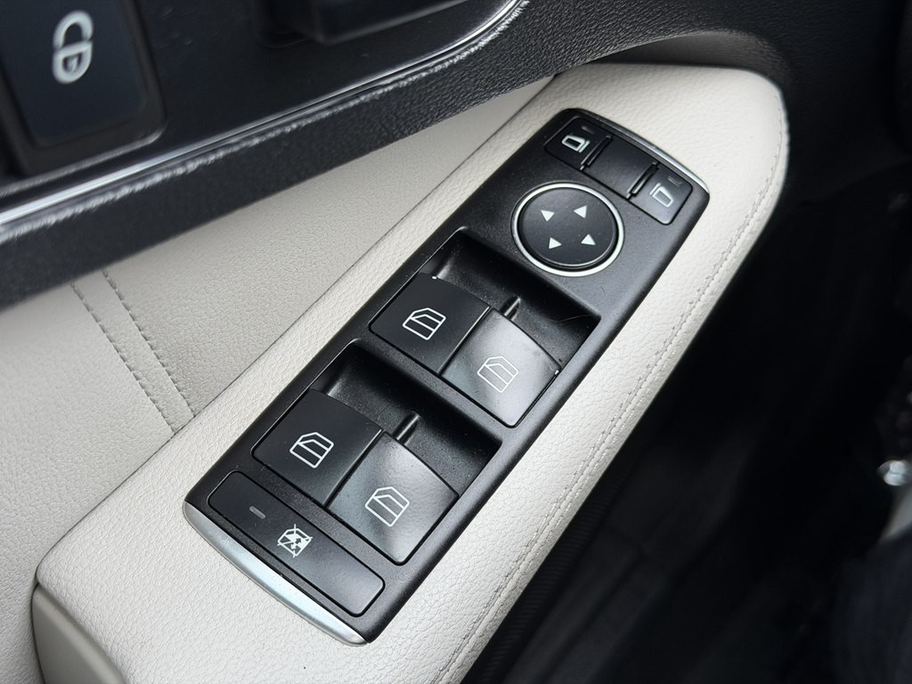 2011 Mercedes-Benz E-Class Image 31