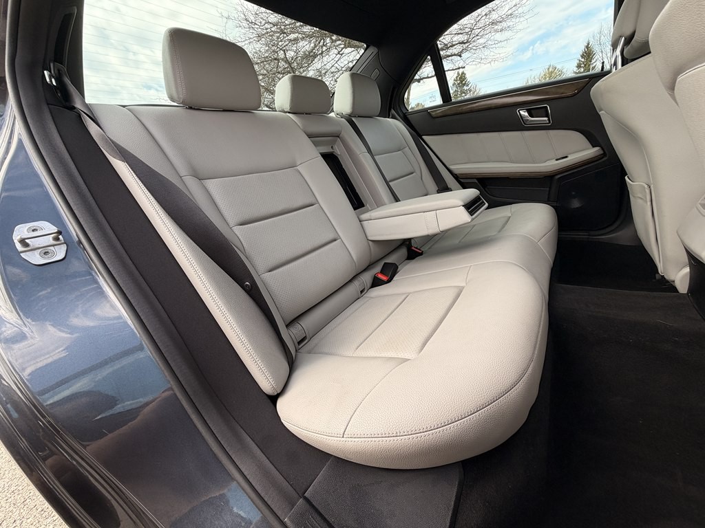 2011 Mercedes-Benz E-Class Image 32