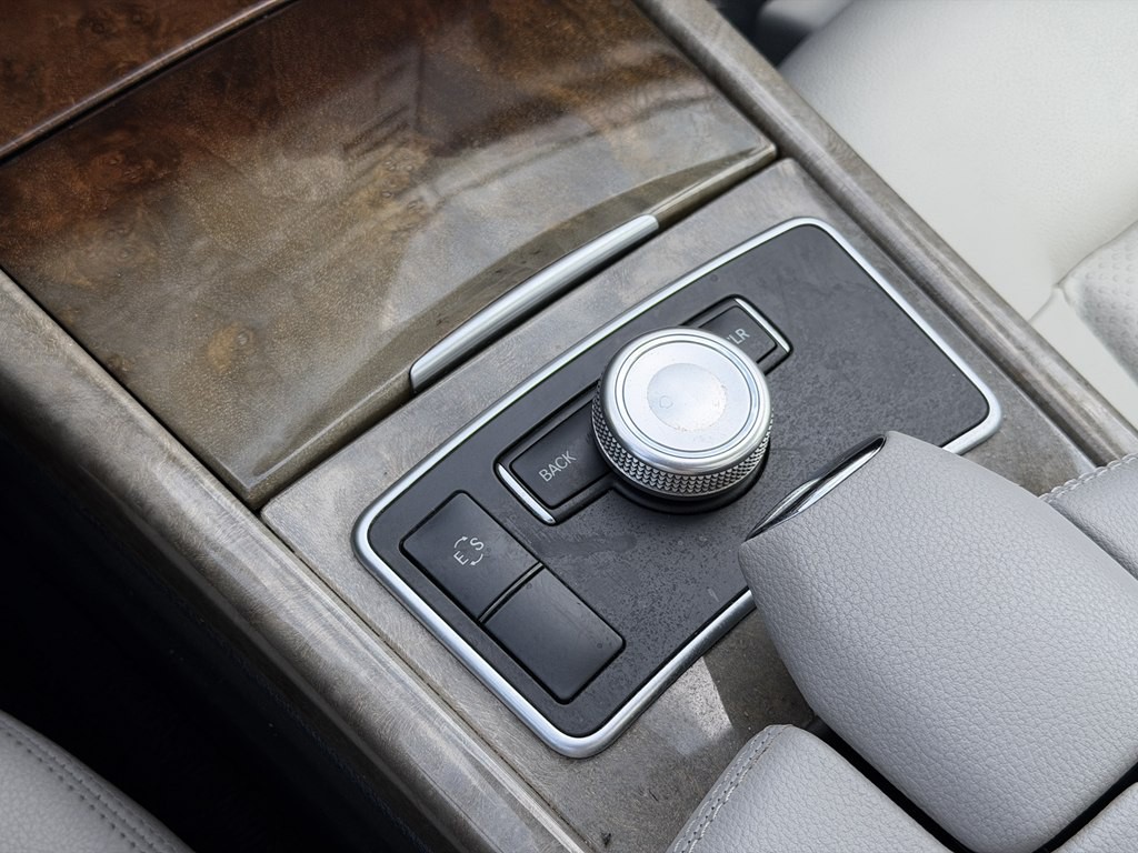 2011 Mercedes-Benz E-Class Image 33