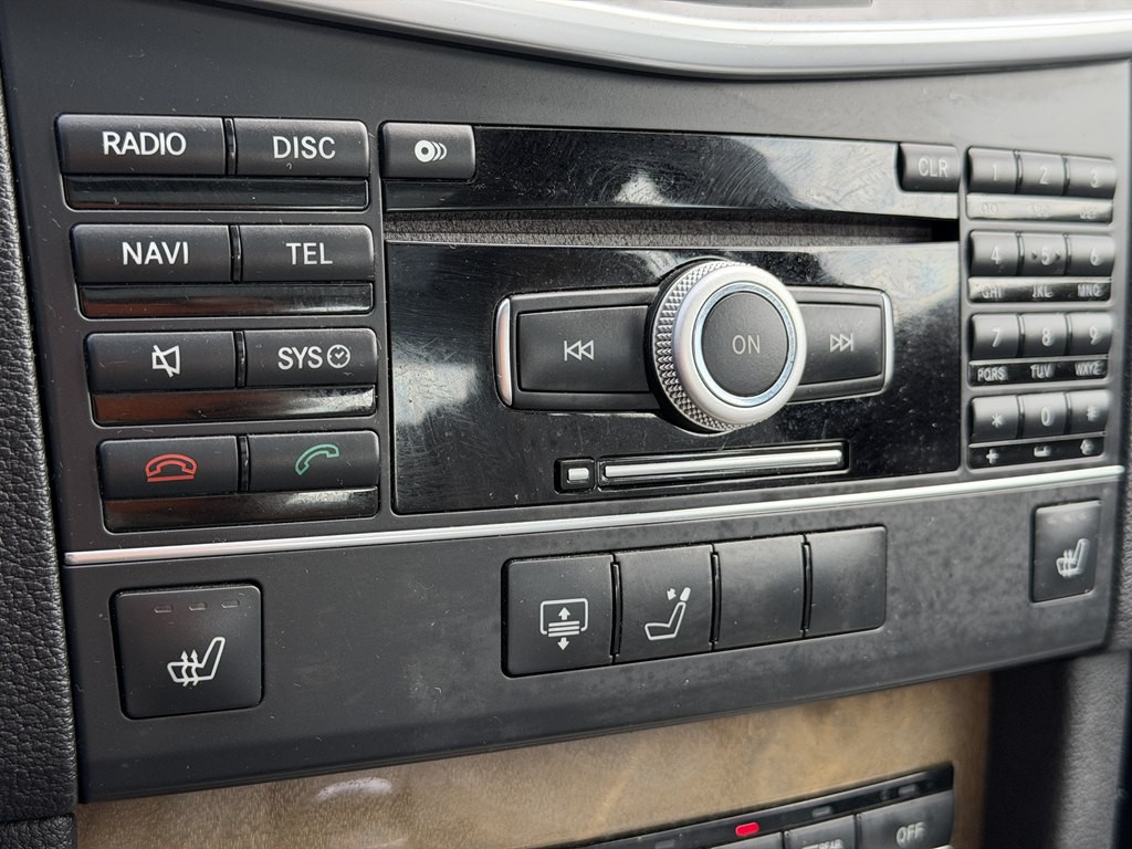 2011 Mercedes-Benz E-Class Image 35