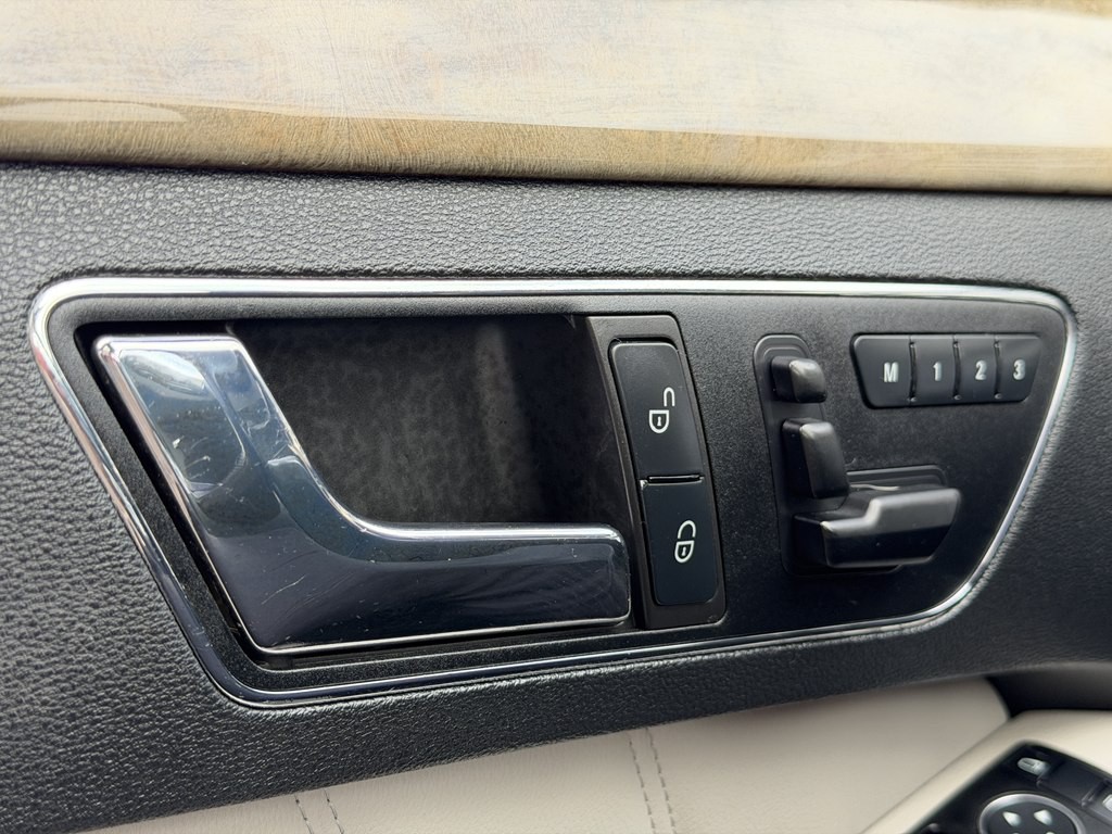 2011 Mercedes-Benz E-Class Image 38