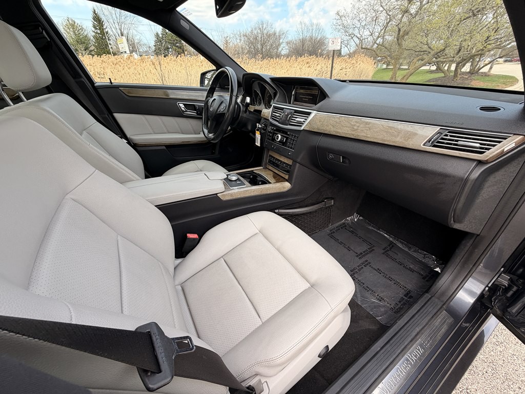 2011 Mercedes-Benz E-Class Image 46