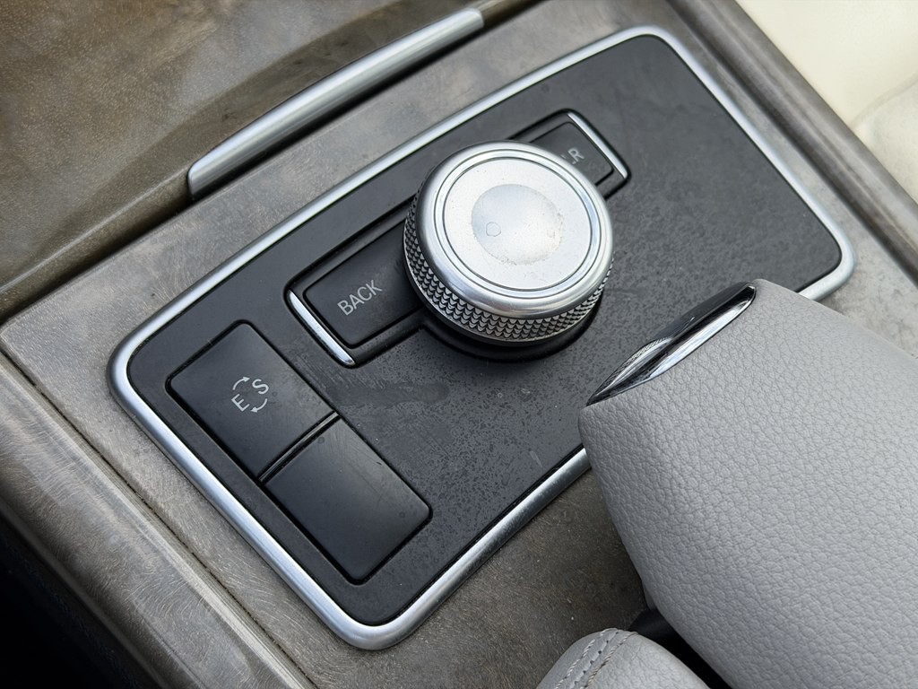 2011 Mercedes-Benz E-Class Image 47