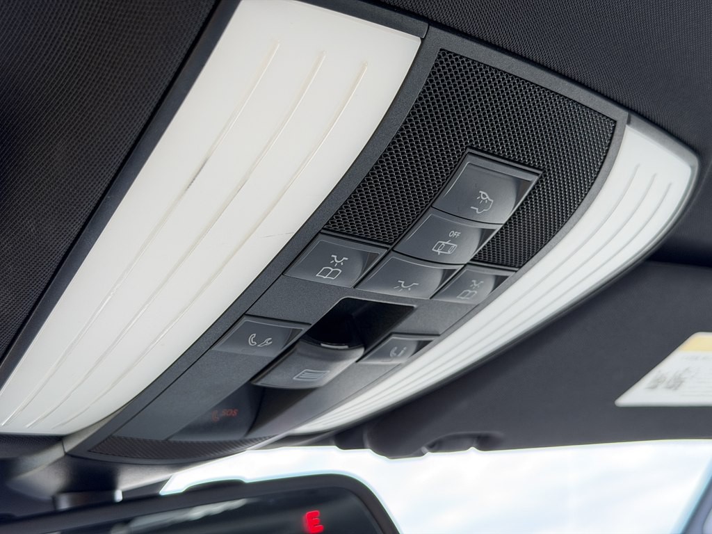 2011 Mercedes-Benz E-Class Image 52