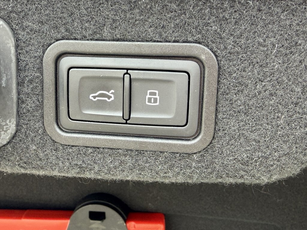 2011 Mercedes-Benz E-Class Image 55