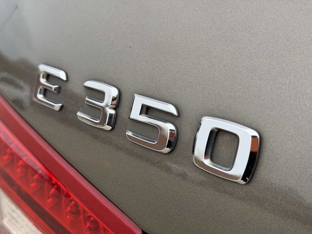 2012 Mercedes-Benz E-Class Image 9