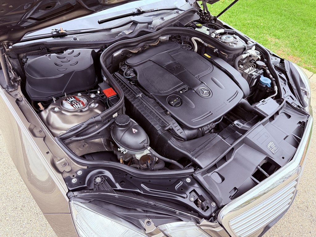 2012 Mercedes-Benz E-Class Image 17