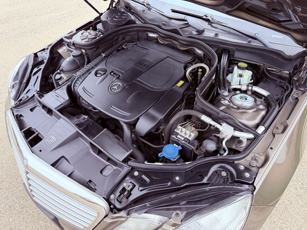 2012 Mercedes-Benz E-Class Image 20