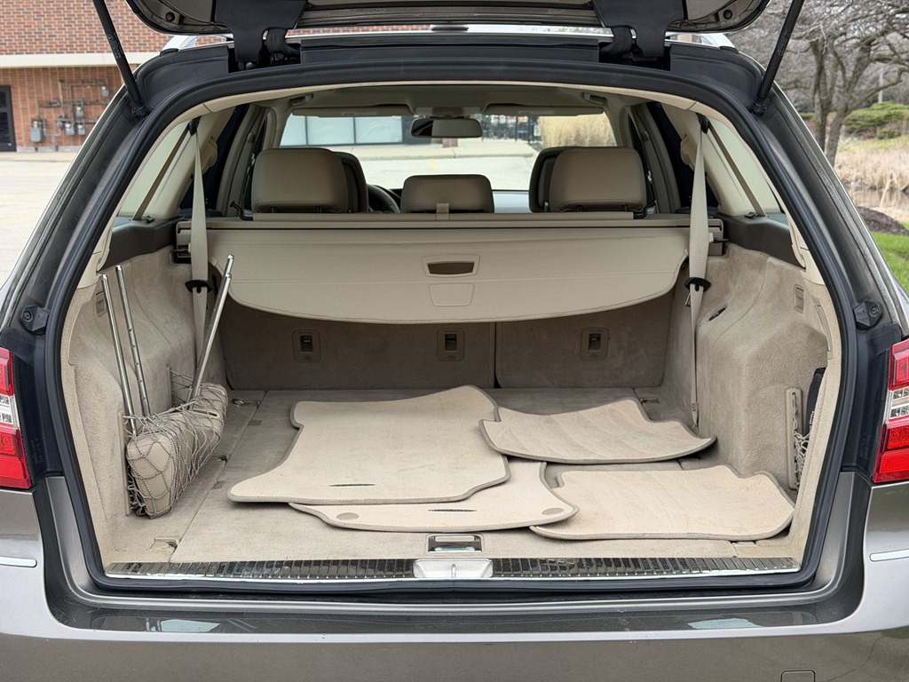 2012 Mercedes-Benz E-Class Image 21