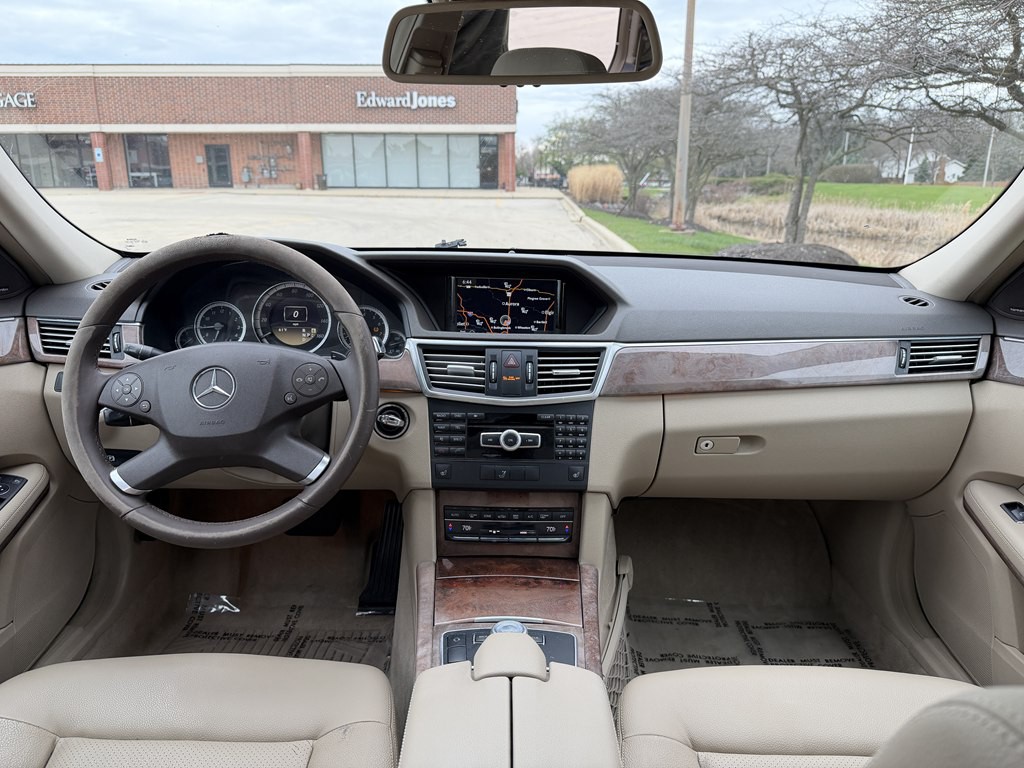 2012 Mercedes-Benz E-Class Image 24