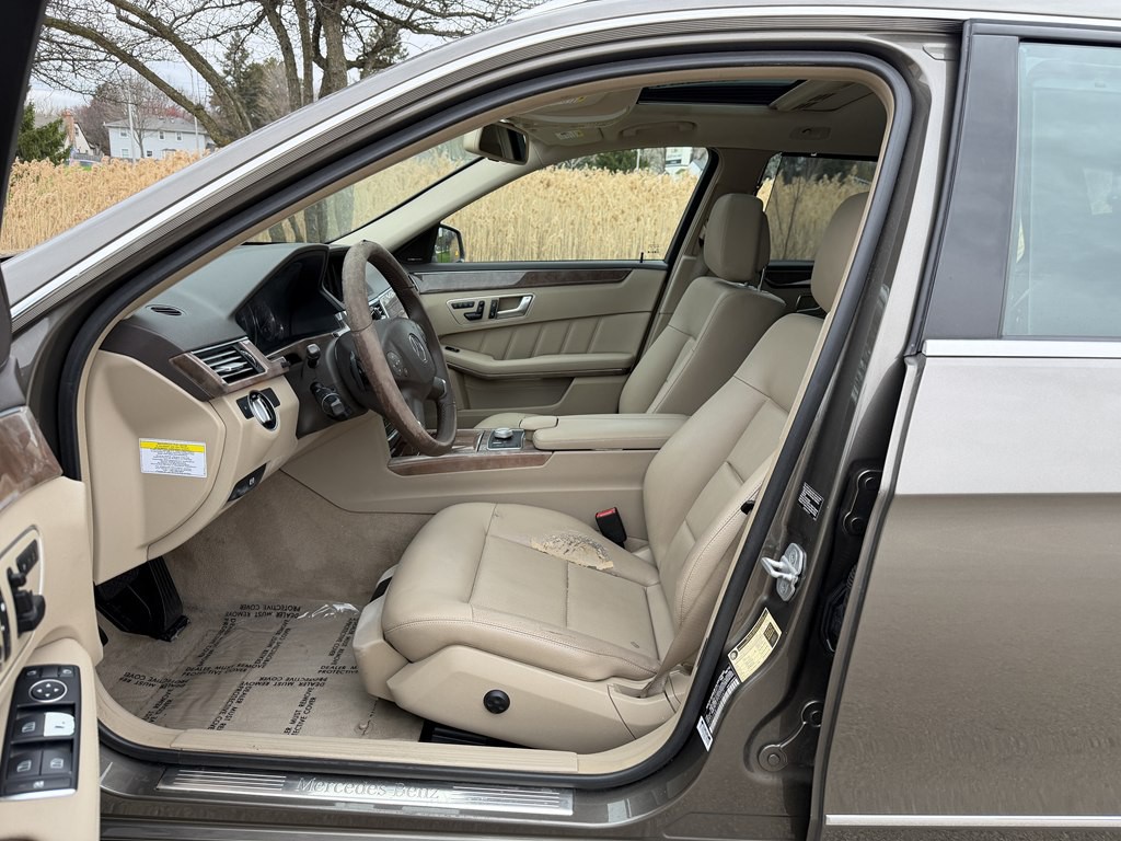 2012 Mercedes-Benz E-Class Image 27