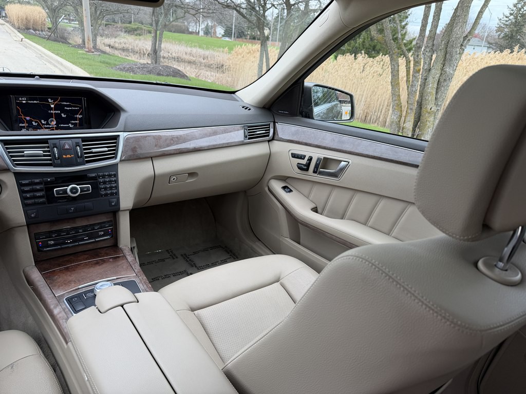 2012 Mercedes-Benz E-Class Image 31